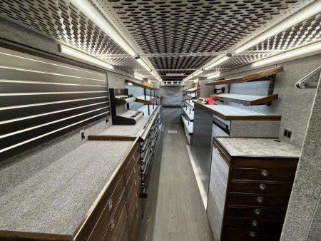 Ahles-Mac-Tools-Step-Van02