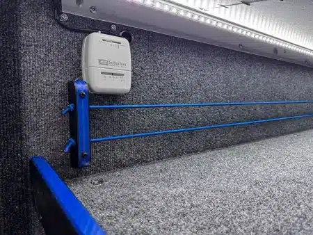 under-shelf-lacing03