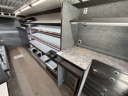 2024-used-mac-18ft-stepvan-04